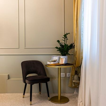 Hotel Palazzina Sardi Venesia Bagian luar foto