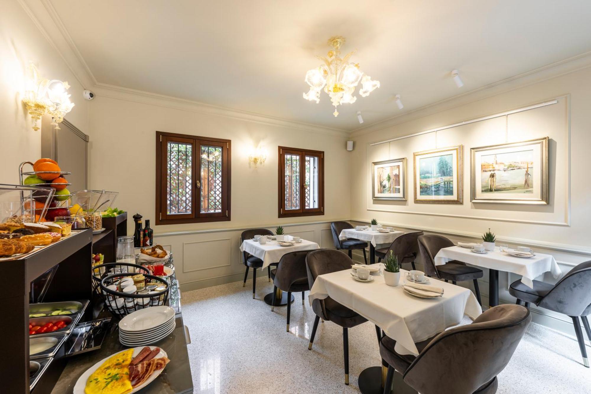 Hotel Palazzina Sardi Venesia Bagian luar foto