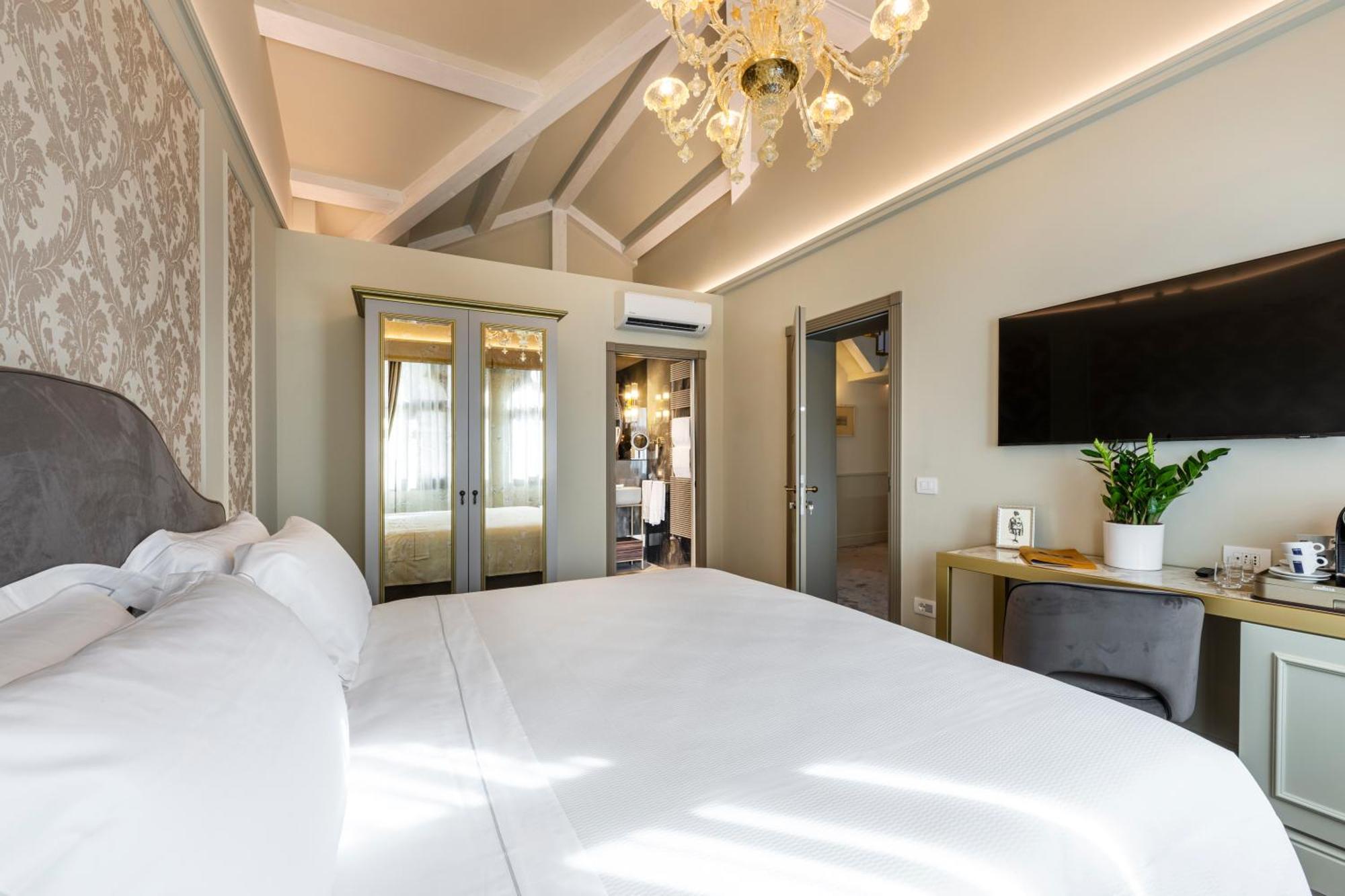 Hotel Palazzina Sardi Venesia Bagian luar foto