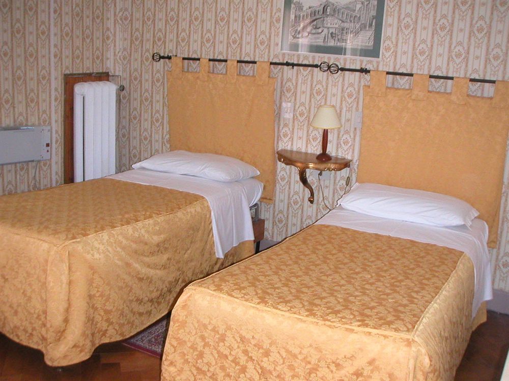 Hotel Palazzina Sardi Venesia Bagian luar foto